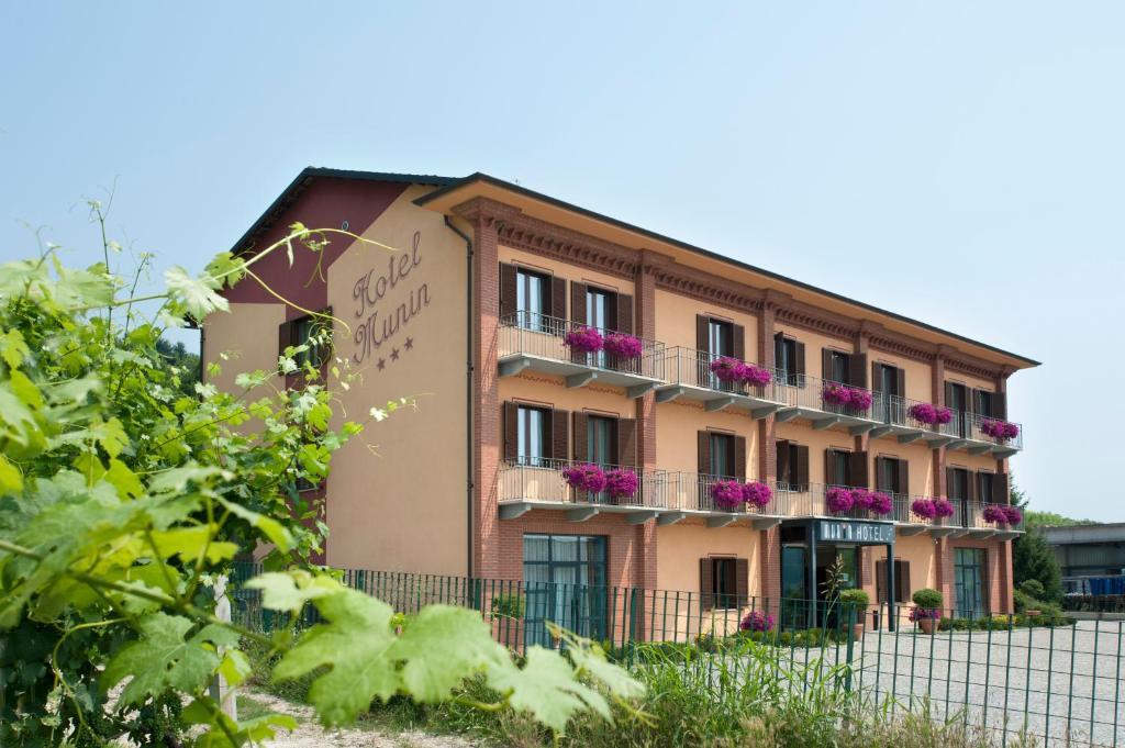 Wine Hotel Munin Canale Bagian luar foto